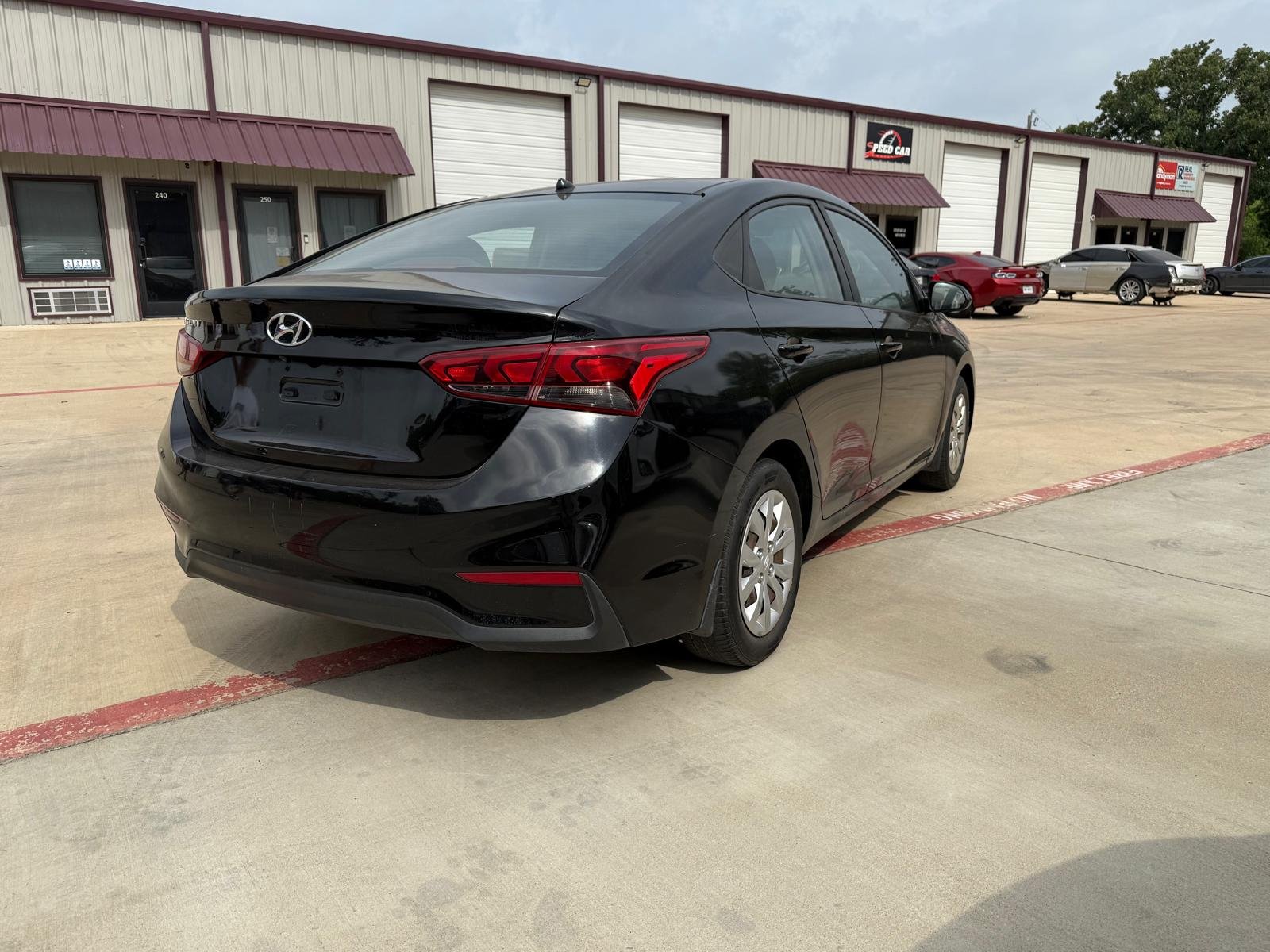
								2018 Hyundai Accent full									
