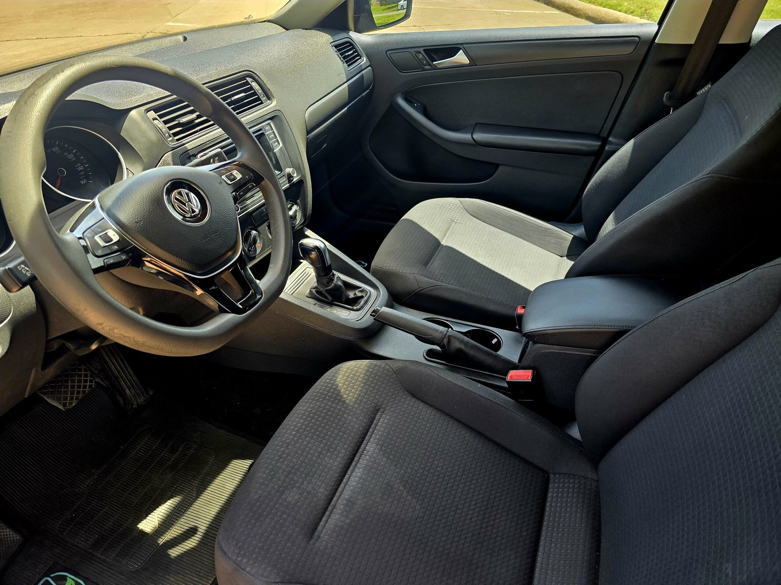 
								2016 Volkswagen Jetta full									