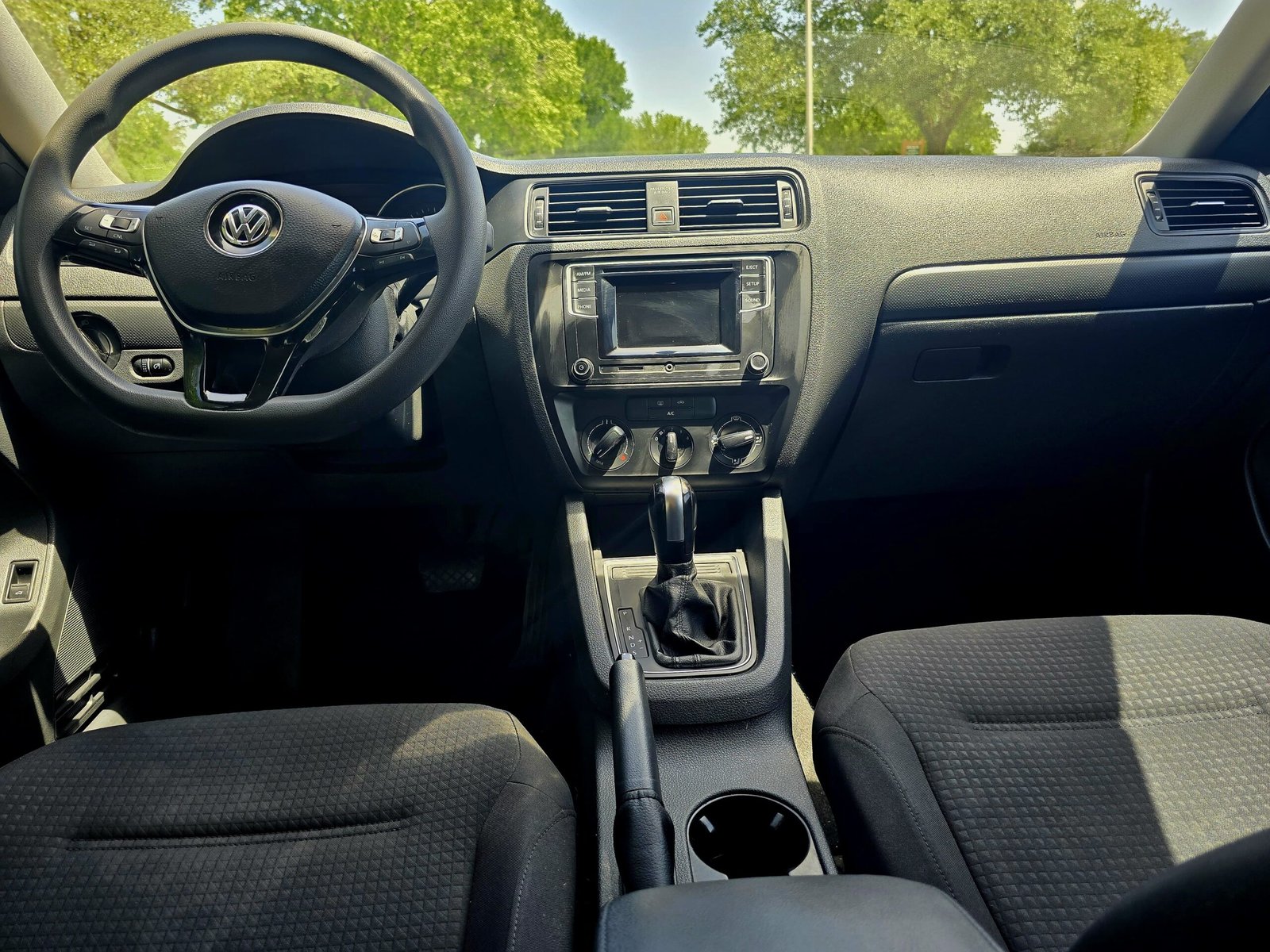 
								2016 Volkswagen Jetta full									