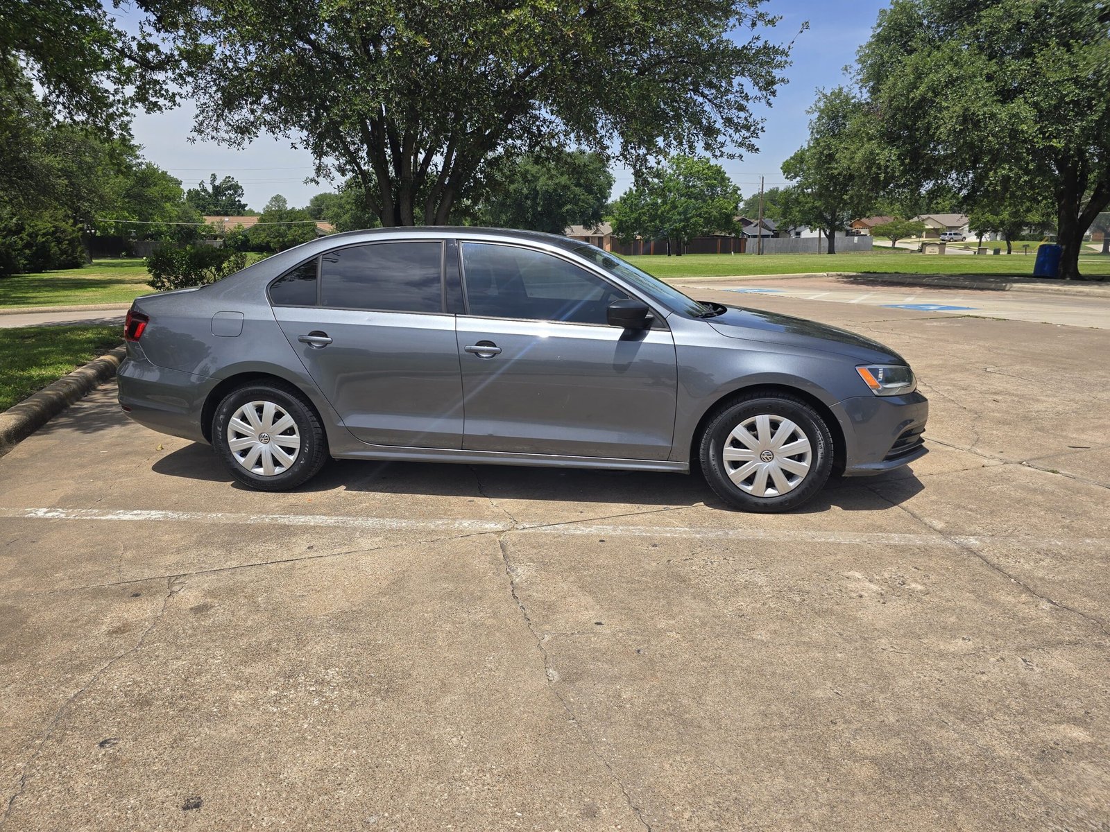 
								2016 Volkswagen Jetta full									