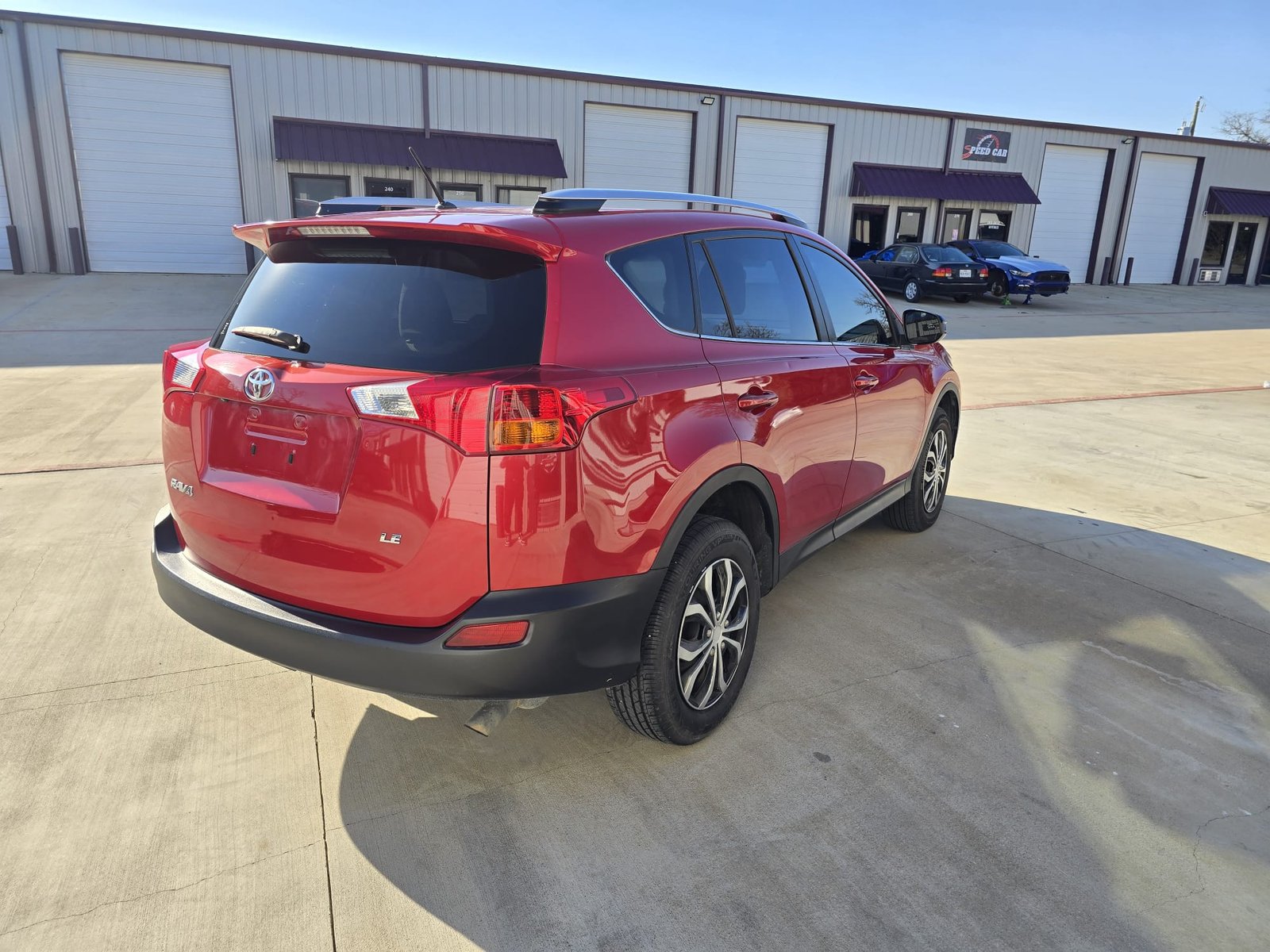 
								2015 Toyota RAV4 full									