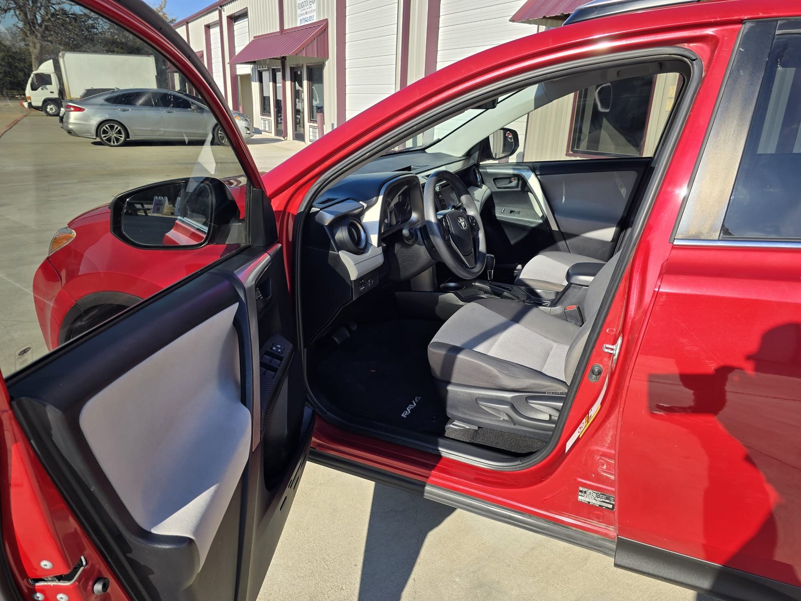 
								2015 Toyota RAV4 full									