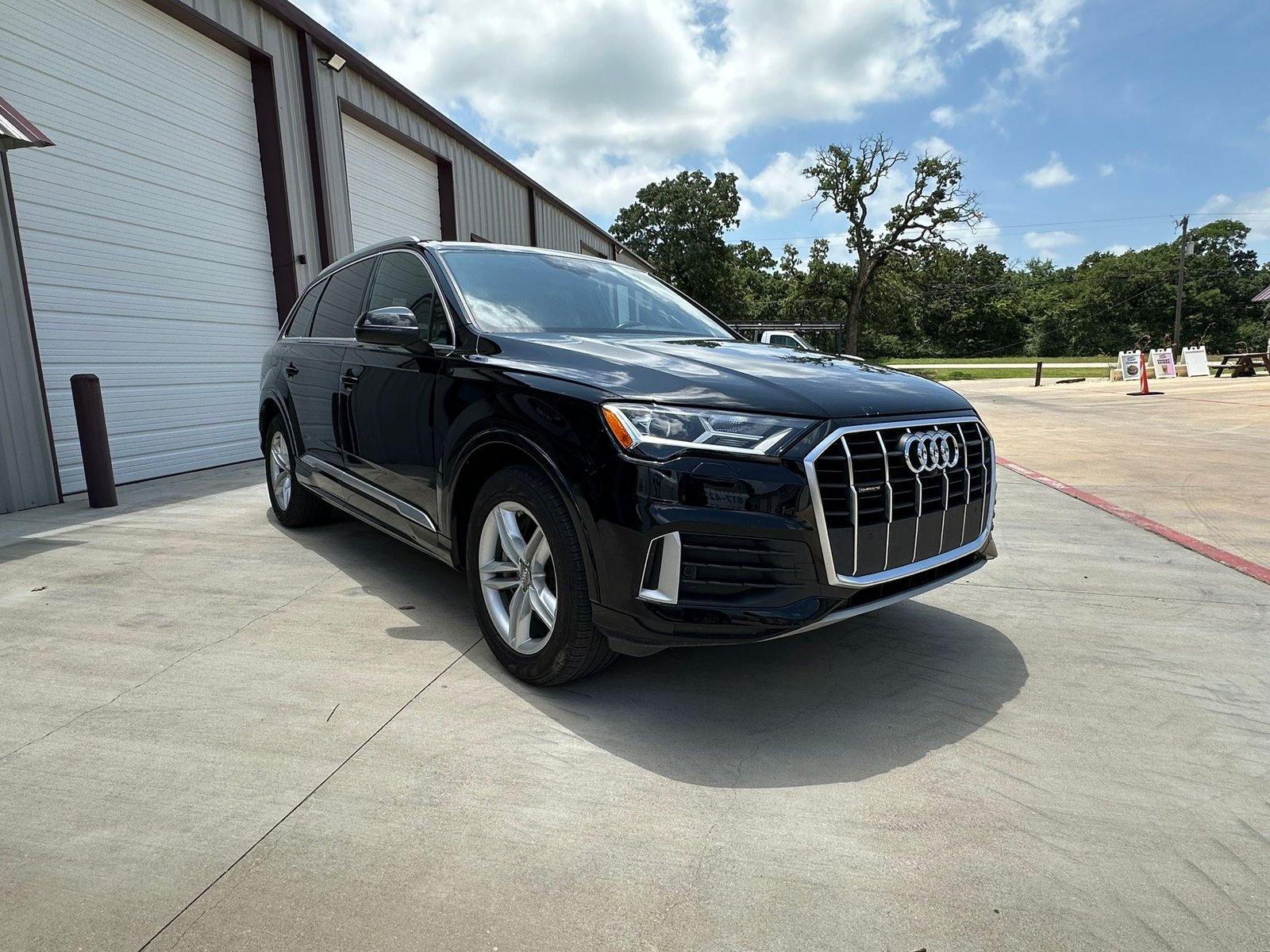 
								2020 Audi Q7 full									