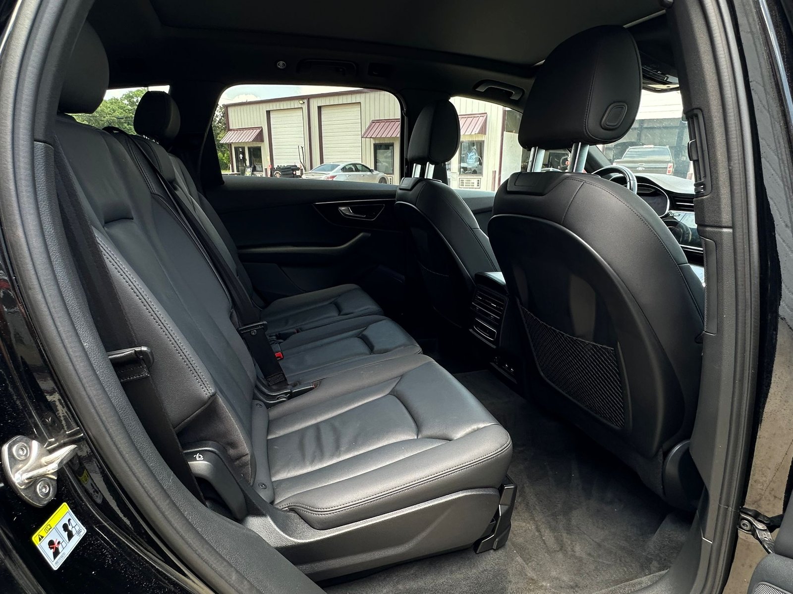 
								2020 Audi Q7 full									