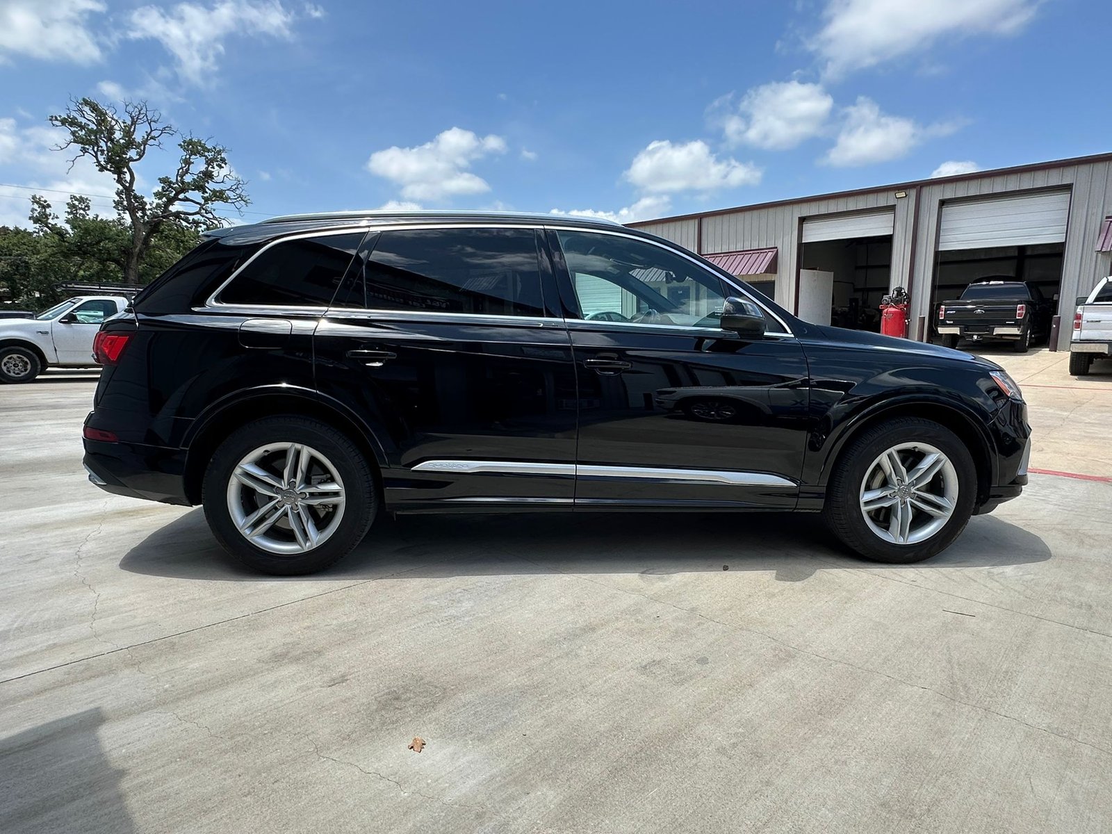 
								2020 Audi Q7 full									