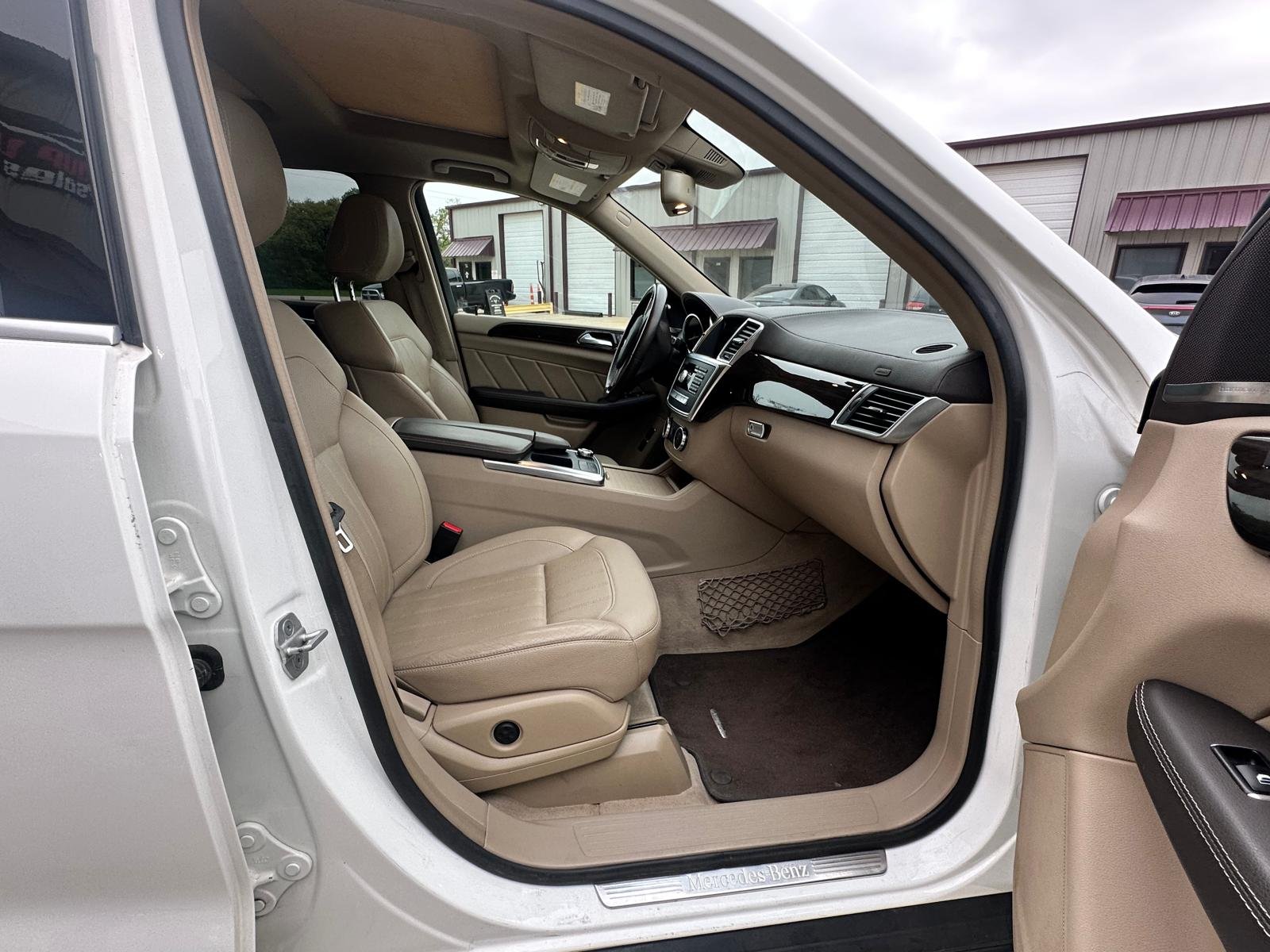 
								2015 Mercedes Benz GL450 4MATIC full									
