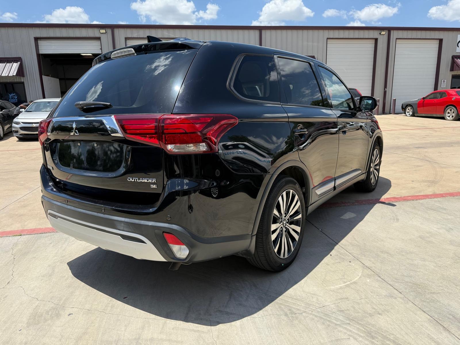 
								2019 Mitsubishi Outlander Se full									