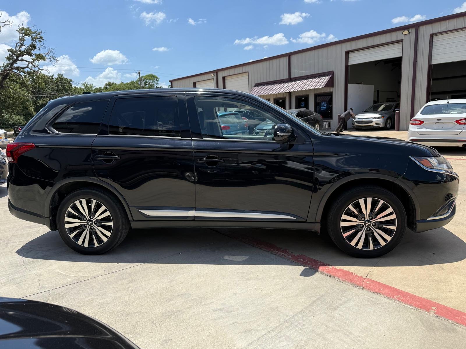 
								2019 Mitsubishi Outlander Se full									