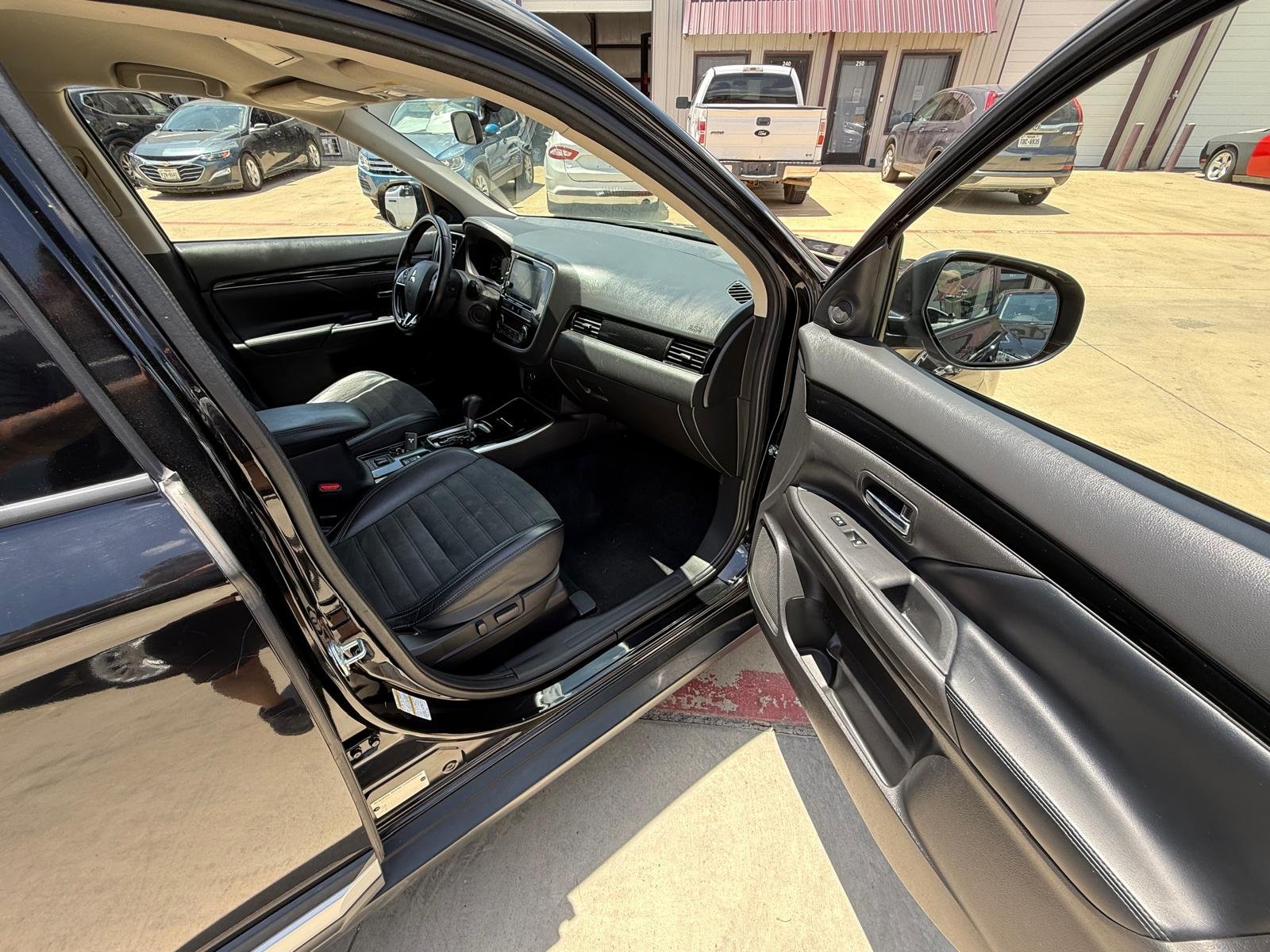 
								2019 Mitsubishi Outlander Se full									